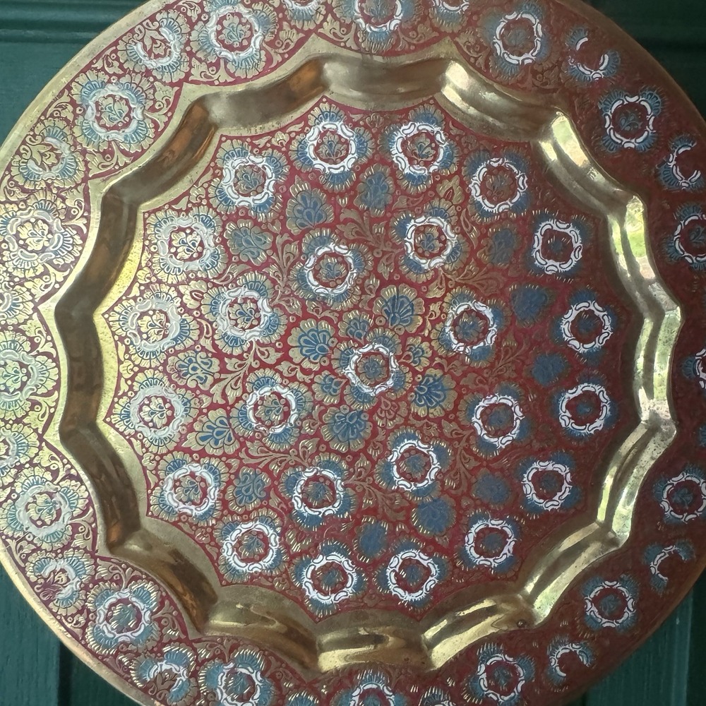 Vintage Brass Floral Scalloped Inlay Plate | Wall Hanging | MCM Retro Decor - Picture 5 of 8